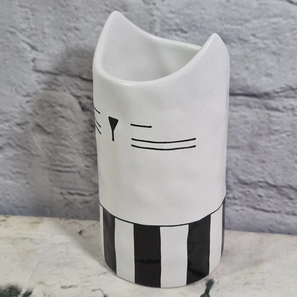 IKEA Fatalig Cat Vase Pencil Holder Black Off-White Contemporary Stoneware Decor